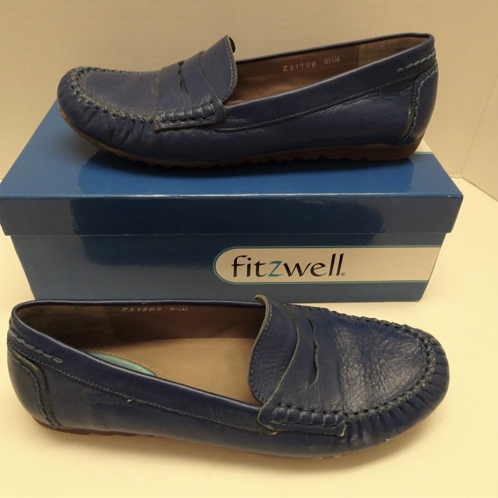 NEW W/box fitzwell blue Leather LOAFERS  8.5 M